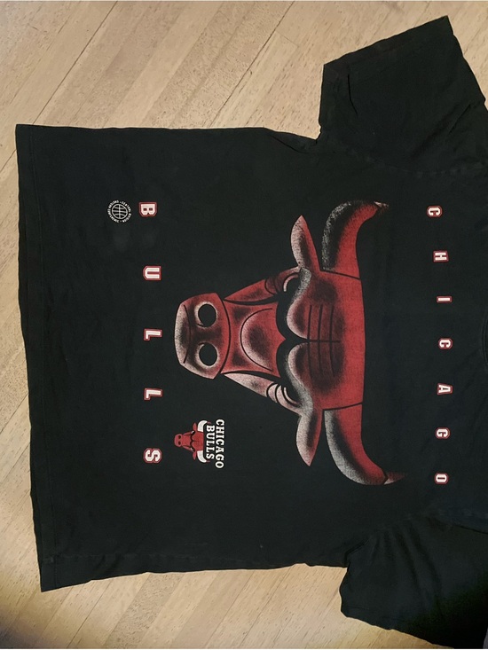 NBA Other - NBA Chicago Bulls Black Tee with Red Accent